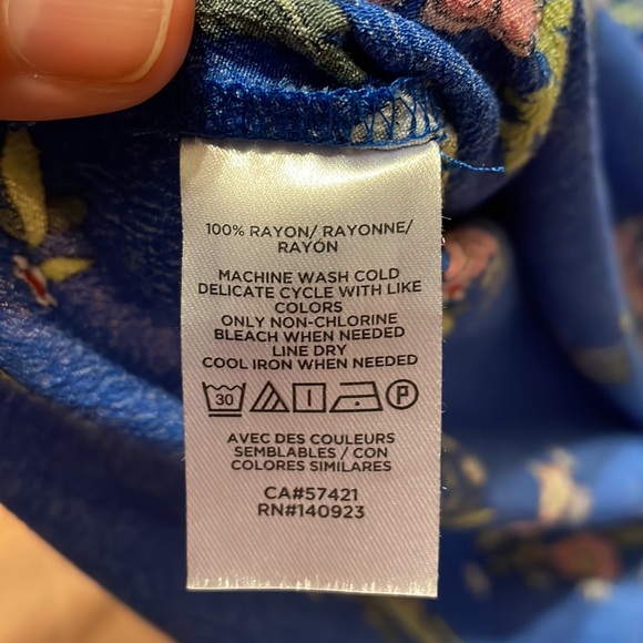 Loft long sleeve blouse size small petite - Picture 8 of 8